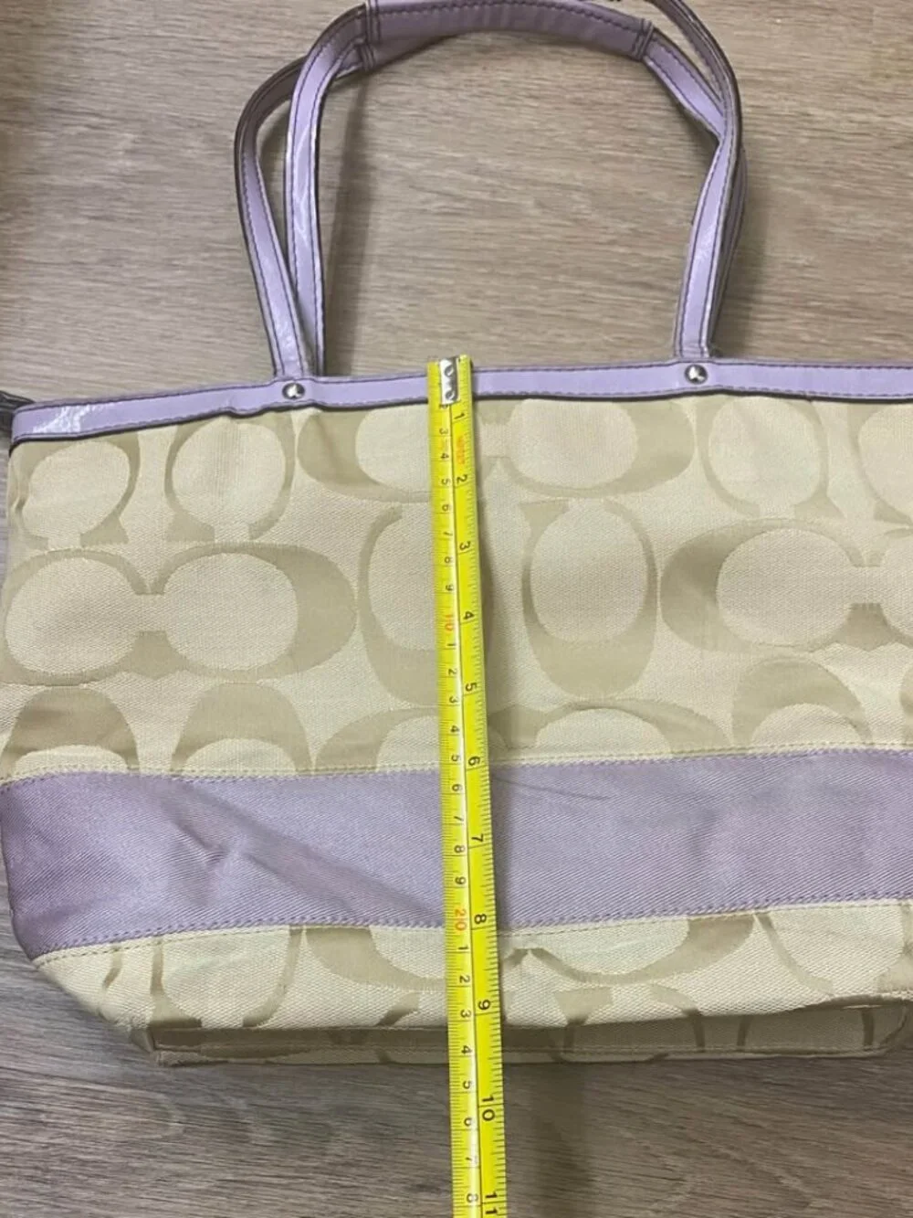 Coach Signature F17433 Tan & Lavender Patent Leather Shoulder Bag Attached Wrist